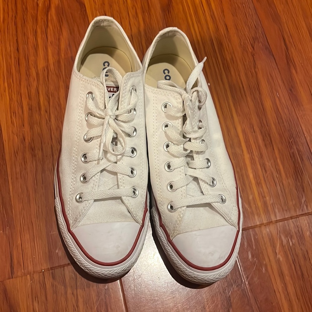 White Converse all star in men size 7.5 = 26cm